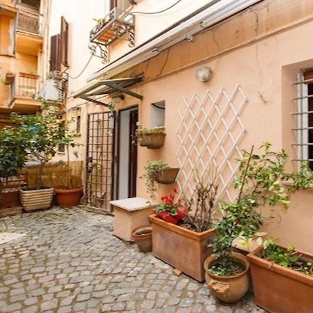 Independent With Garden Heart Of Trastevere John Cabot 로마 외부 사진